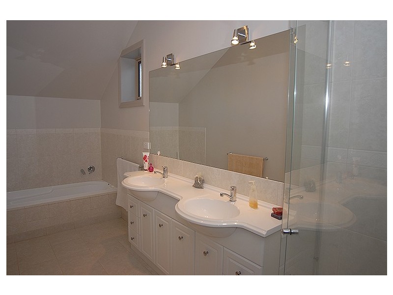 1915 Sturt Street, Alfredton VIC 3350