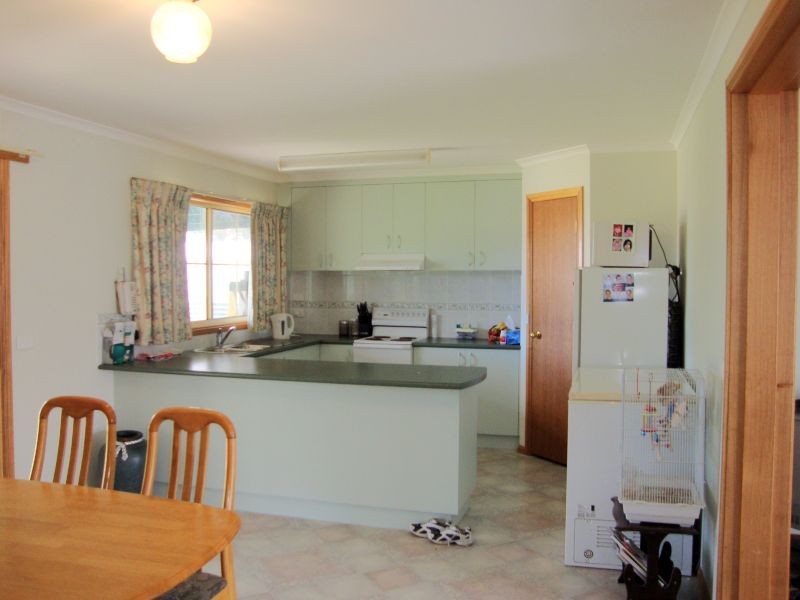 765 Linton – Carngham Road, Snake Valley VIC 3351