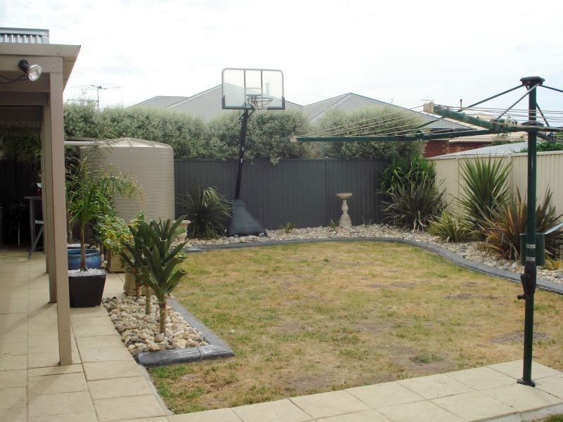 6 Rozel Avenue, Wendouree VIC 3355