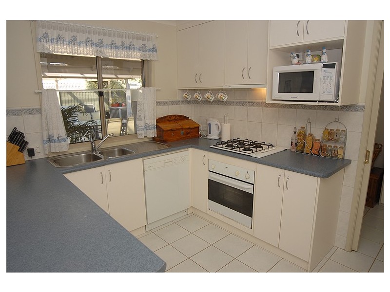 6 Rozel Avenue, Wendouree VIC 3355