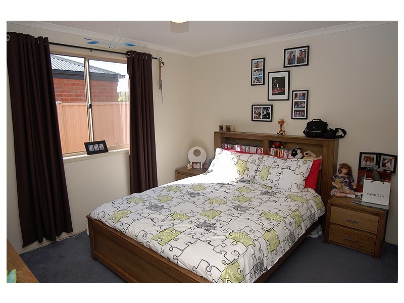 6 Rozel Avenue, Wendouree VIC 3355