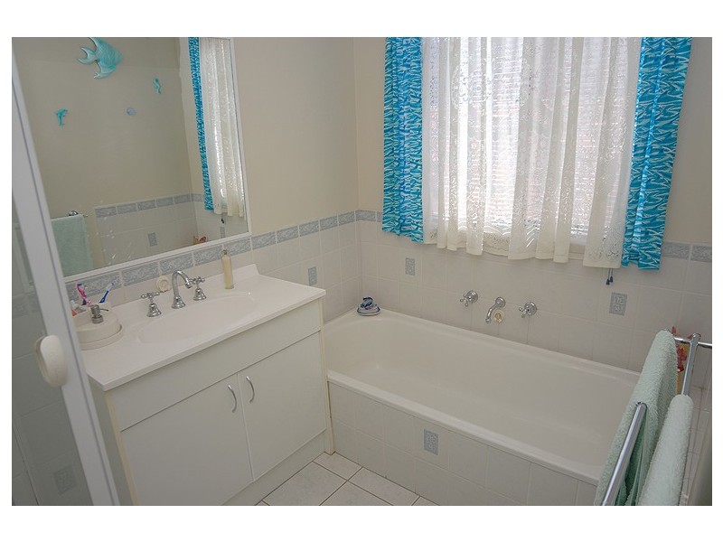 6 Rozel Avenue, Wendouree VIC 3355