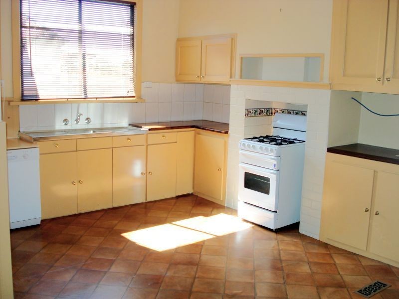 4 Market Street, Miners Rest VIC 3352