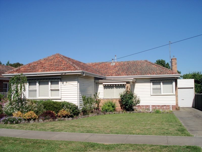 13 Shelley Street, Wendouree VIC 3355