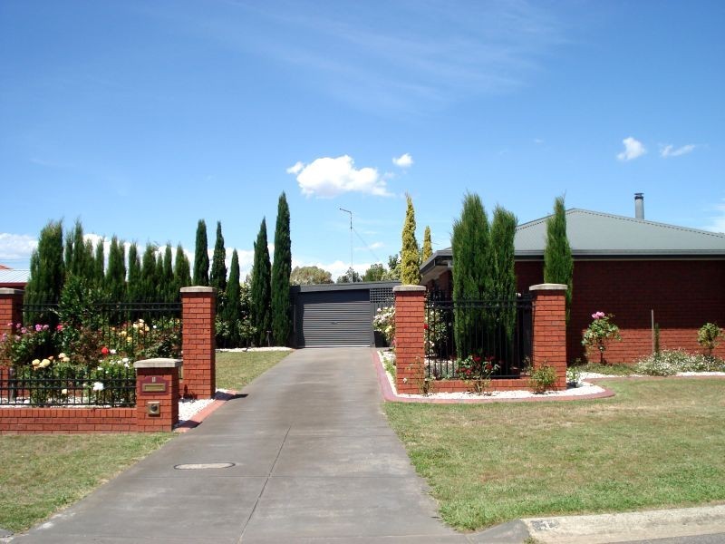 1 Lynbrae Court, Sebastopol VIC 3356