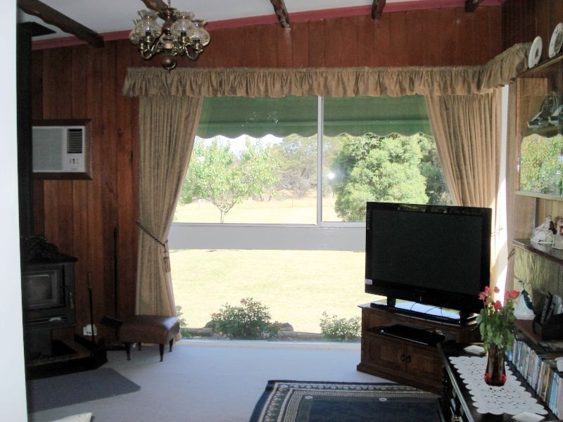 158 Clarkes Road, Enfield VIC 3352