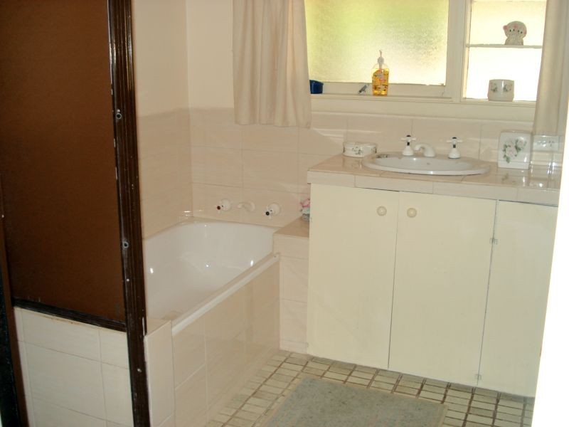 158 Clarkes Road, Enfield VIC 3352