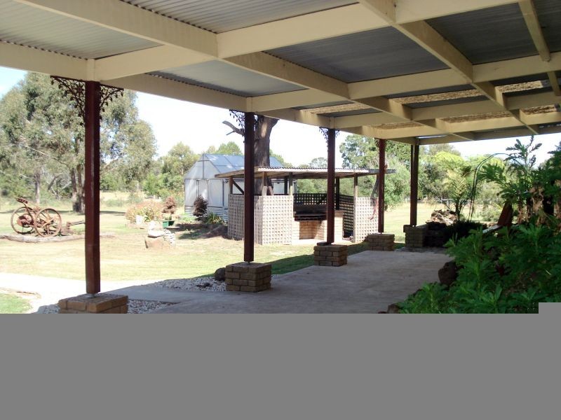158 Clarkes Road, Enfield VIC 3352