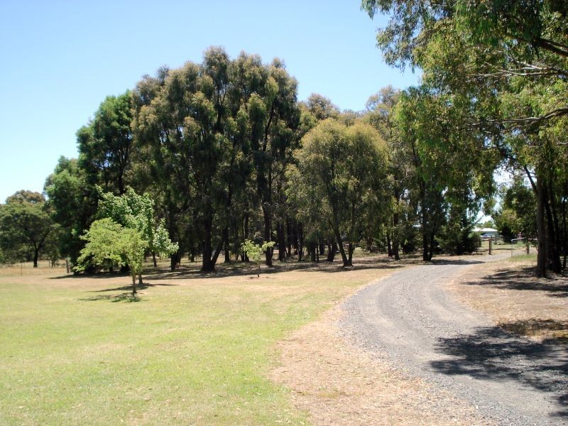 158 Clarkes Road, Enfield VIC 3352