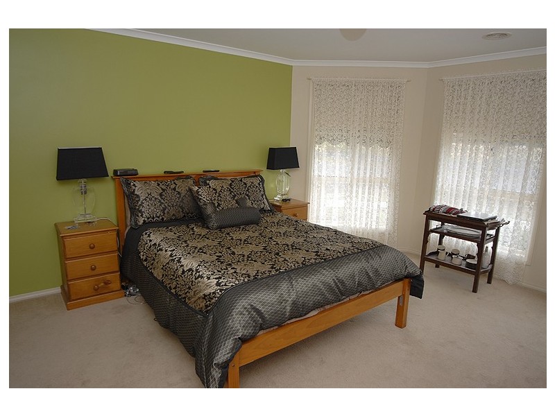 117 Howe Street, Miners Rest VIC 3352