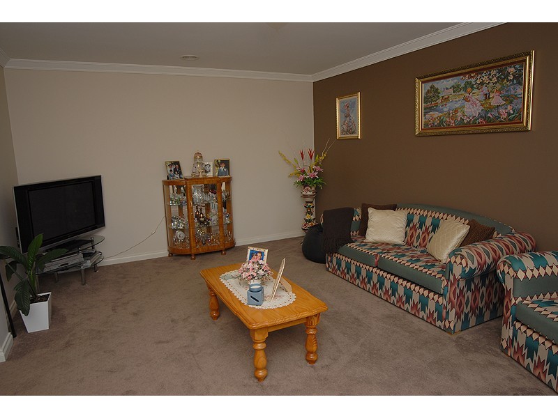 15 Waterford Drive, Miners Rest VIC 3352