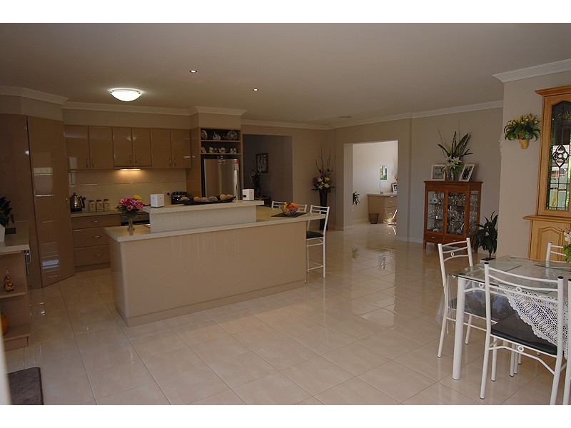 15 Waterford Drive, Miners Rest VIC 3352