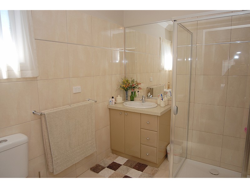15 Waterford Drive, Miners Rest VIC 3352