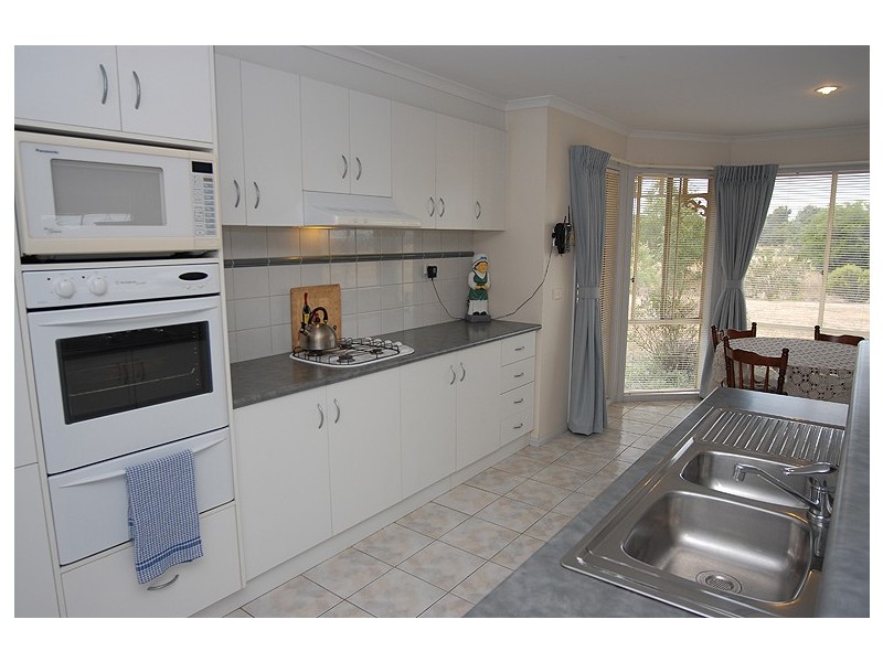 65 Crystal Court, Ross Creek VIC 3351