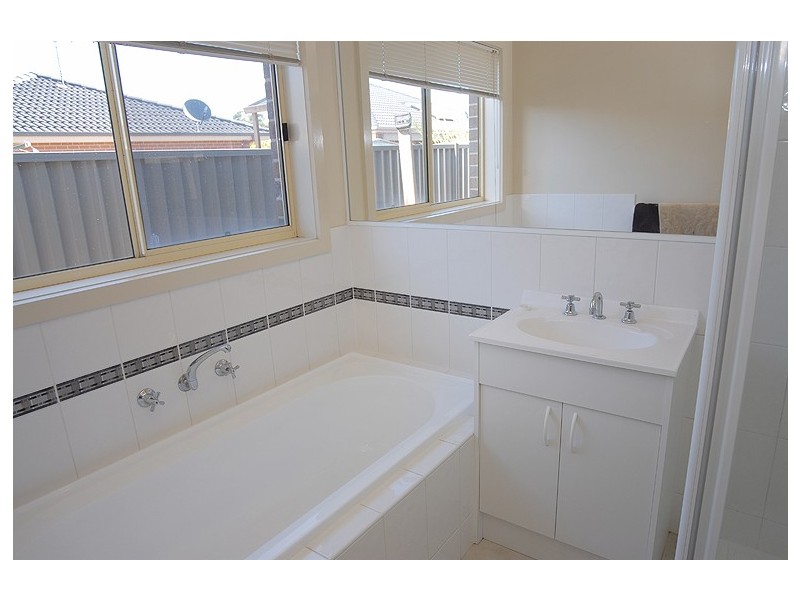 4 Manna Boulevard, Delacombe VIC 3356