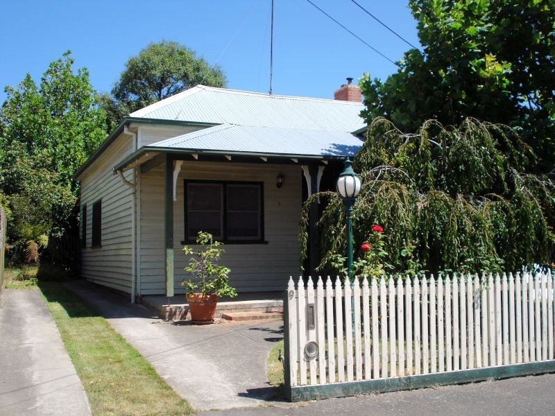 9 Hotham Street, Lake Wendouree VIC 3350