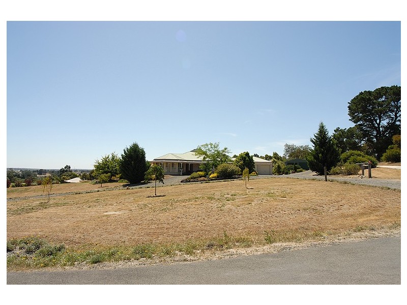 9 Charles Scorer Court, Ballarat VIC 3350