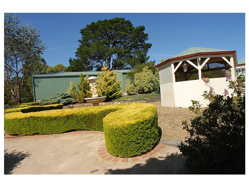 9 Charles Scorer Court, Ballarat VIC 3350