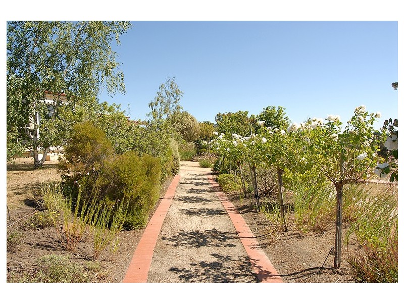 9 Charles Scorer Court, Ballarat VIC 3350