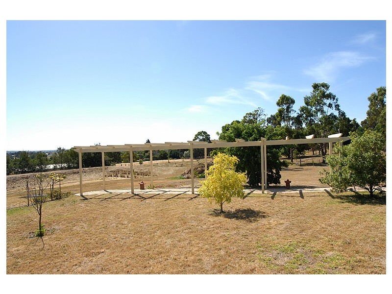 9 Charles Scorer Court, Ballarat VIC 3350