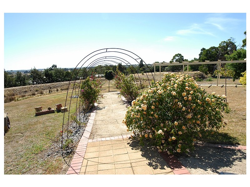 9 Charles Scorer Court, Ballarat VIC 3350