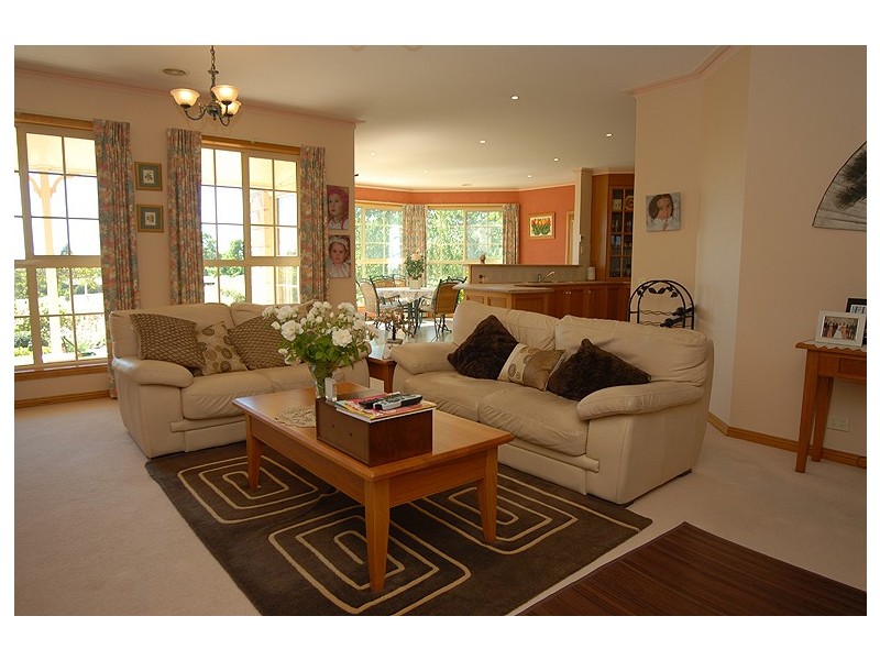 9 Charles Scorer Court, Ballarat VIC 3350