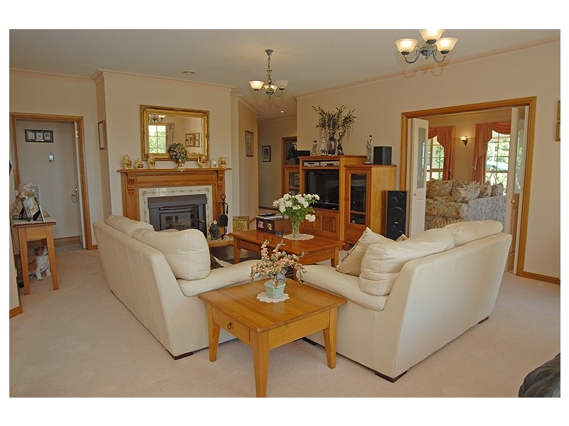 9 Charles Scorer Court, Ballarat VIC 3350