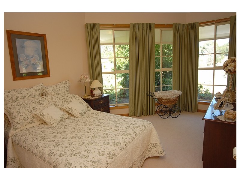 9 Charles Scorer Court, Ballarat VIC 3350