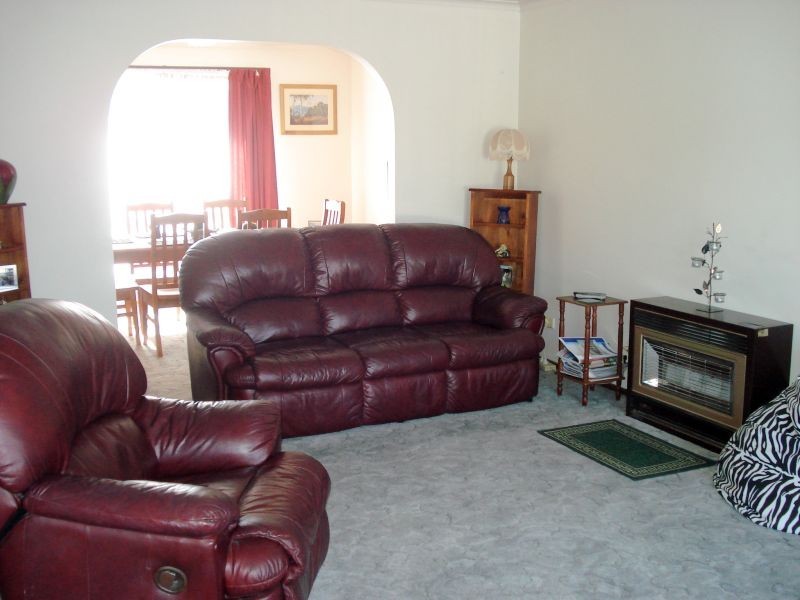 1/2 Cedric Street, Wendouree VIC 3355