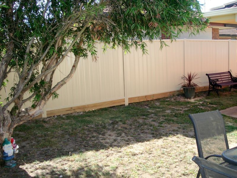 1/2 Cedric Street, Wendouree VIC 3355