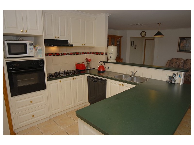 229 Whitelaw Avenue, Delacombe VIC 3356