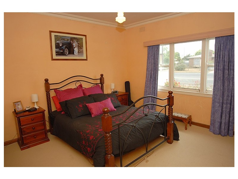 1236 Norman Street, Wendouree VIC 3355