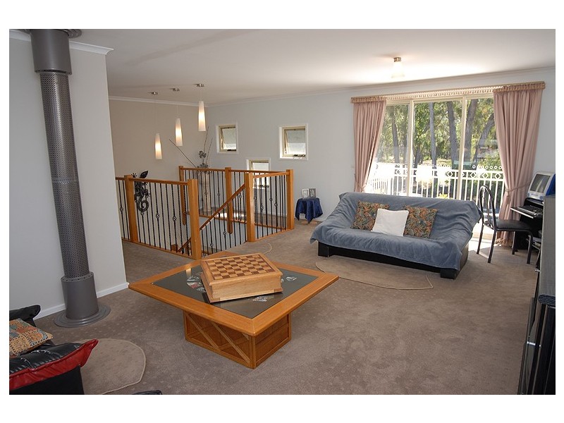 186 Ballarat Road, Creswick VIC 3363