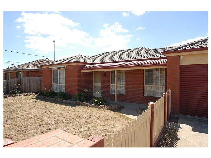 8 Langham Road, Wendouree VIC 3355