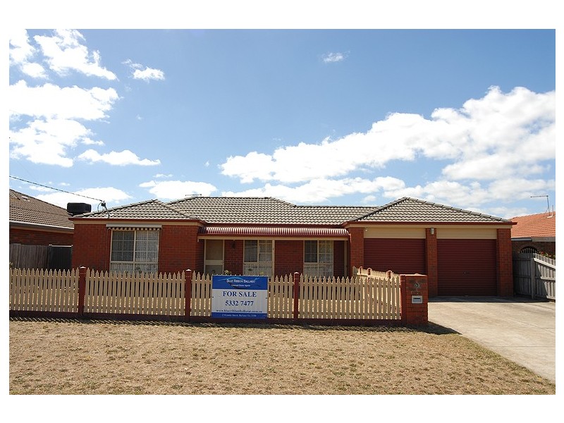 8 Langham Road, Wendouree VIC 3355