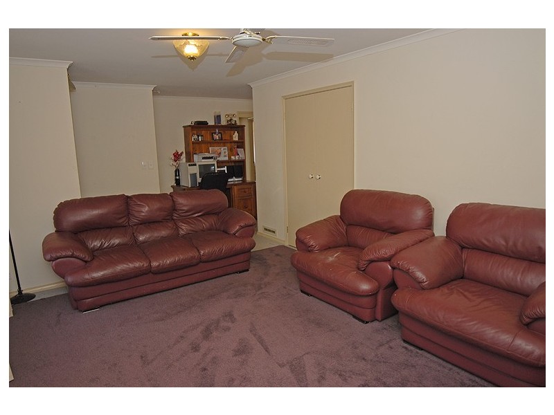 8 Langham Road, Wendouree VIC 3355