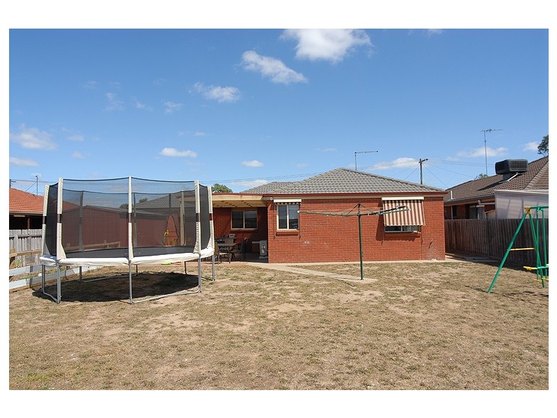 8 Langham Road, Wendouree VIC 3355