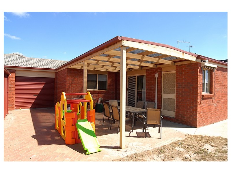 8 Langham Road, Wendouree VIC 3355