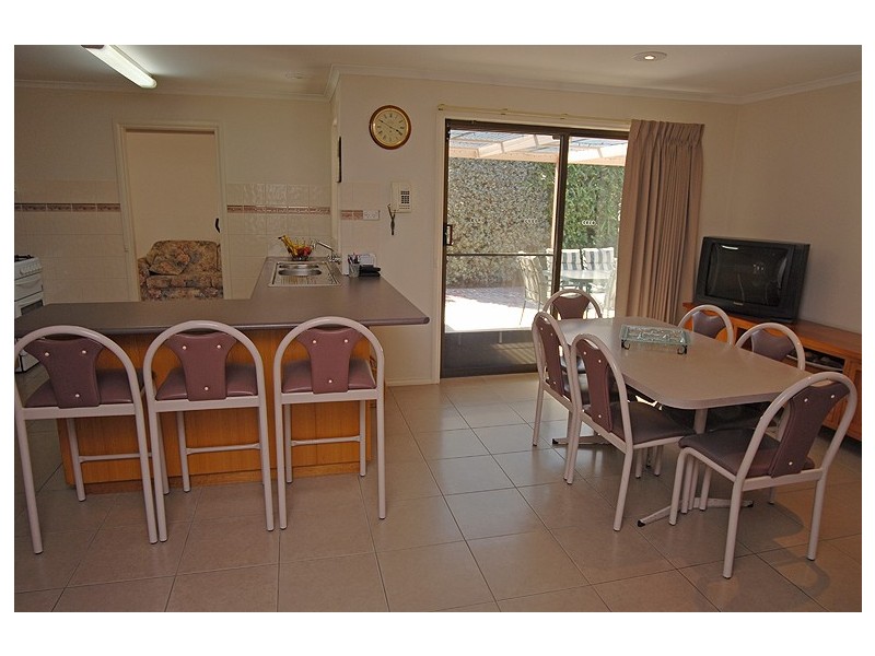 304 Learmonth Road, Wendouree VIC 3355