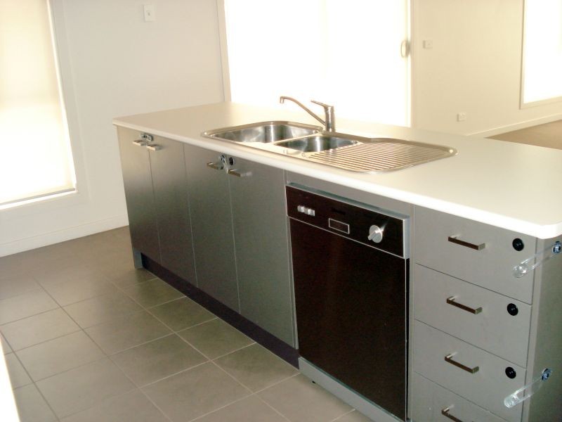 8 Calloway Close, Miners Rest VIC 3352