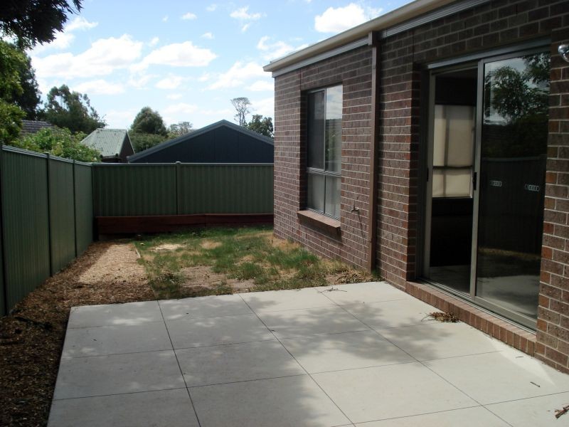 8 Calloway Close, Miners Rest VIC 3352