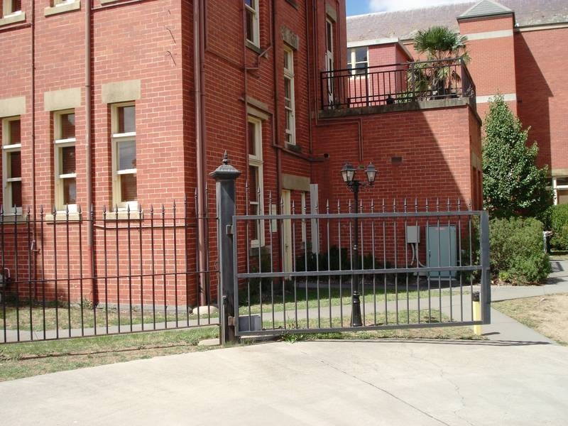 20/300 Gillies Street, Wendouree VIC 3355