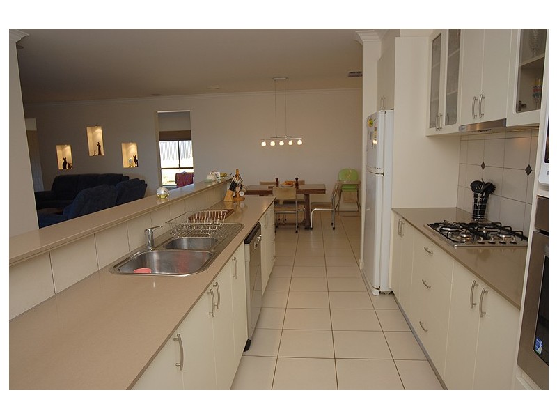 14 Powell Avenue, Cardigan Village VIC 3352