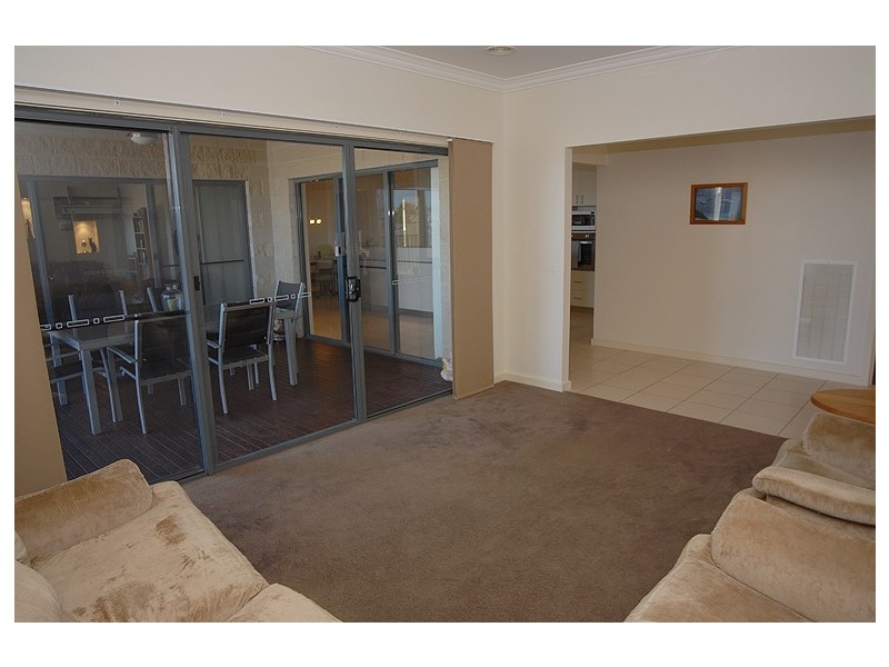 14 Powell Avenue, Cardigan Village VIC 3352