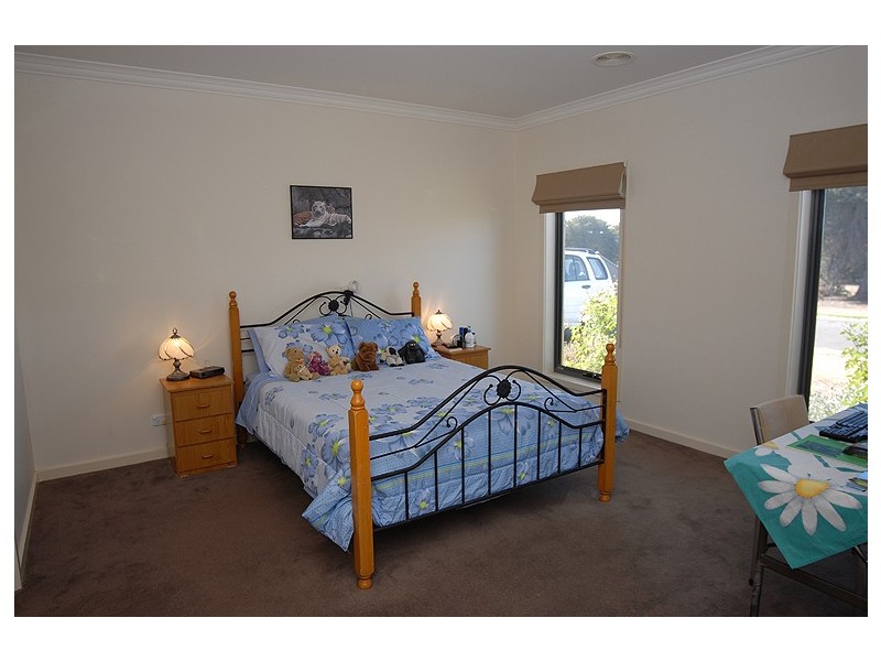 14 Powell Avenue, Cardigan Village VIC 3352