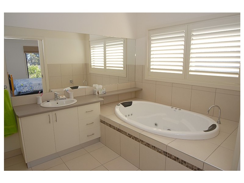 14 Powell Avenue, Cardigan Village VIC 3352