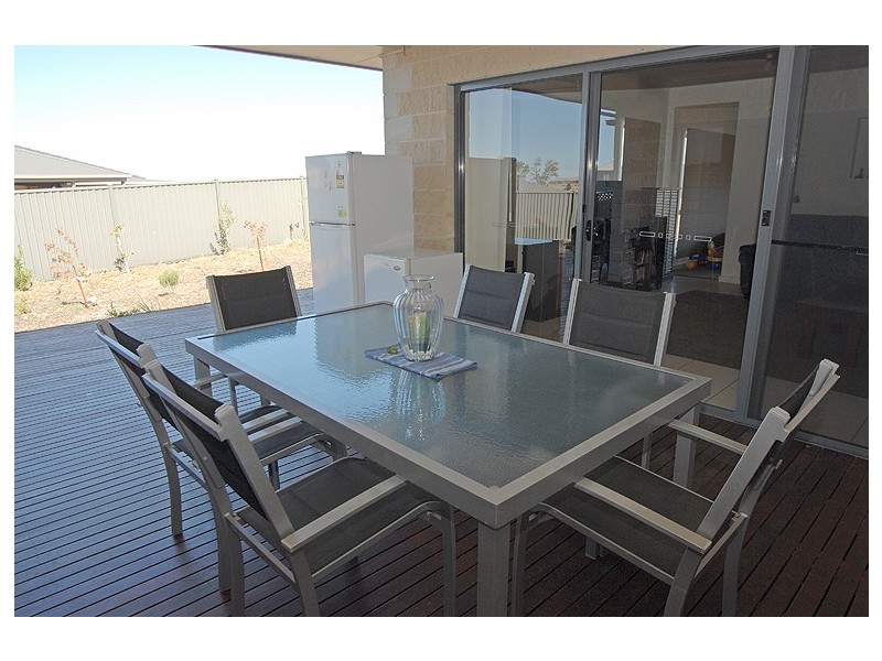 14 Powell Avenue, Cardigan Village VIC 3352