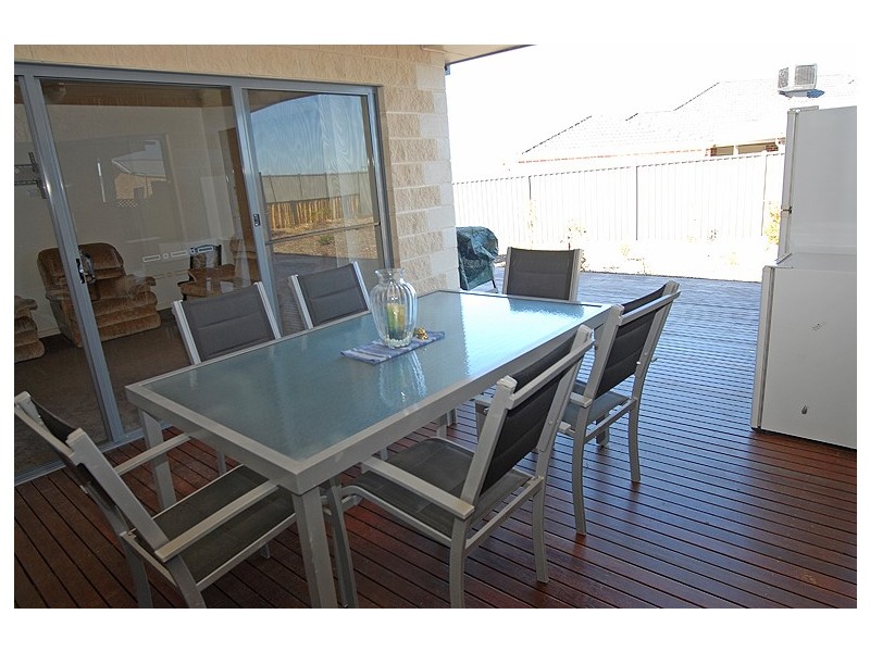 14 Powell Avenue, Cardigan Village VIC 3352