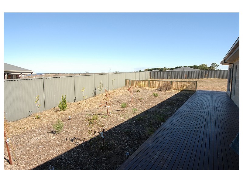 14 Powell Avenue, Cardigan Village VIC 3352