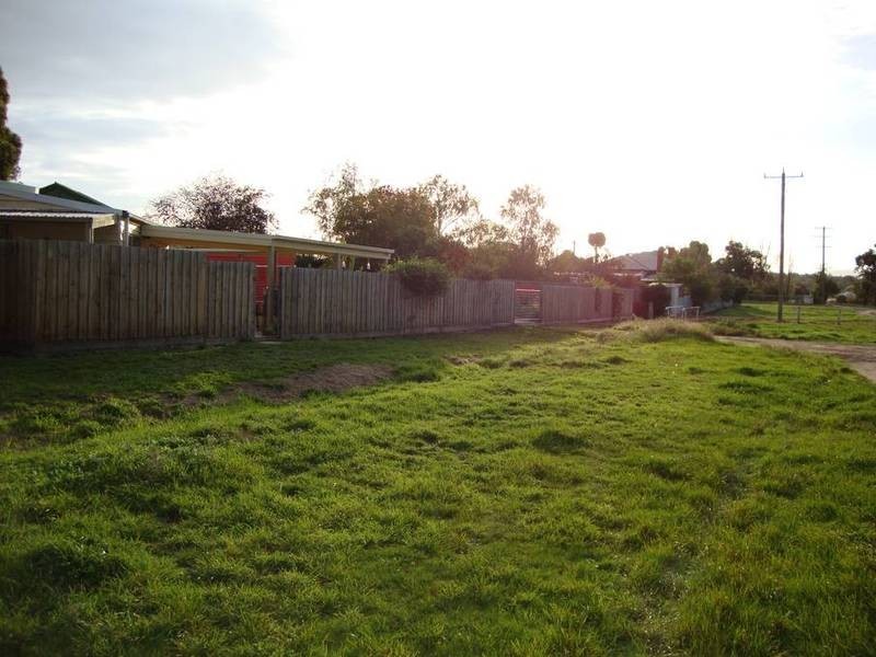 76 Neill Street, Beaufort VIC 3373